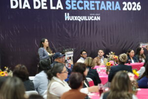 Huixquilucan reconoce la labor de abogados y secretarias del gobierno municipal